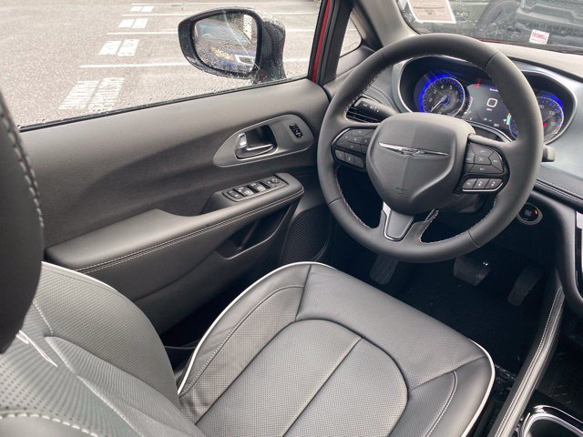 New 2026 Chrysler Pacifica Limited w/ S Appearance Package FWD image 35