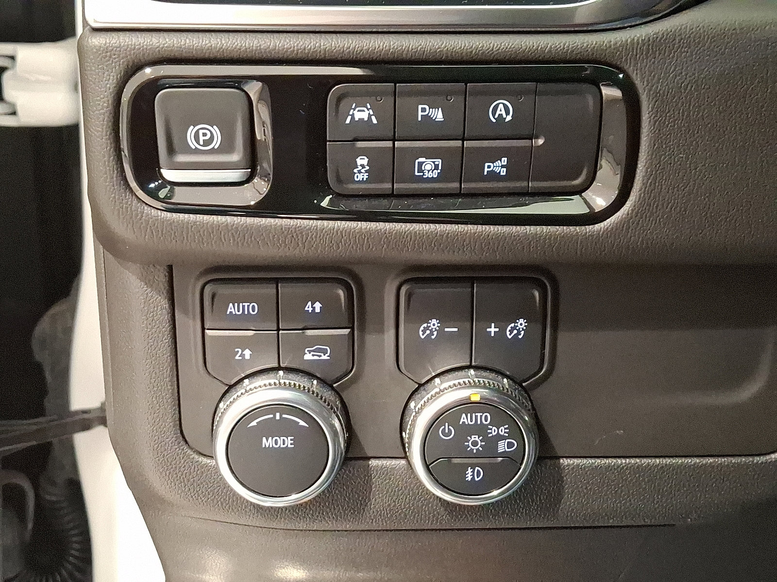 Used 2025 GMC Yukon Denali image 27