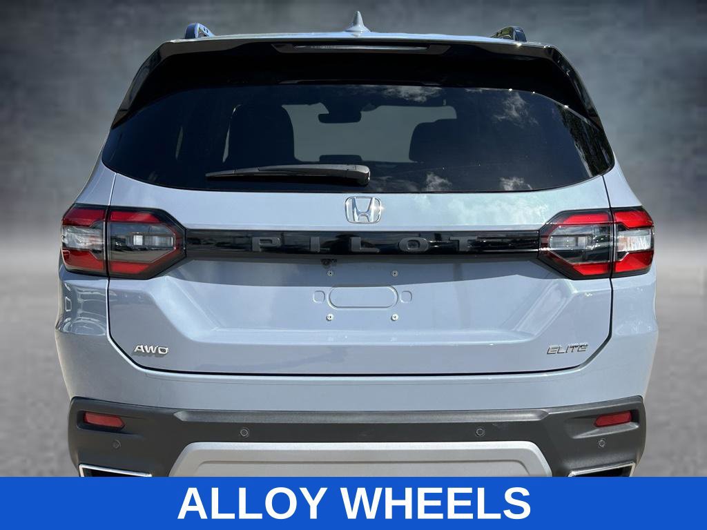 Used 2024 Honda Pilot Elite image 3