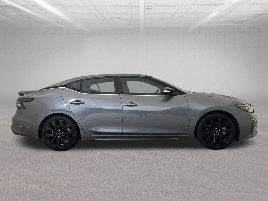 Used 2023 Nissan Maxima SR w/ Sport Mat Group FWD image 7