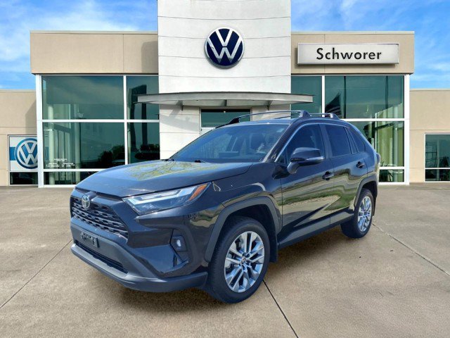 Used 2023 Toyota RAV4 XLE Premium FWD image 6