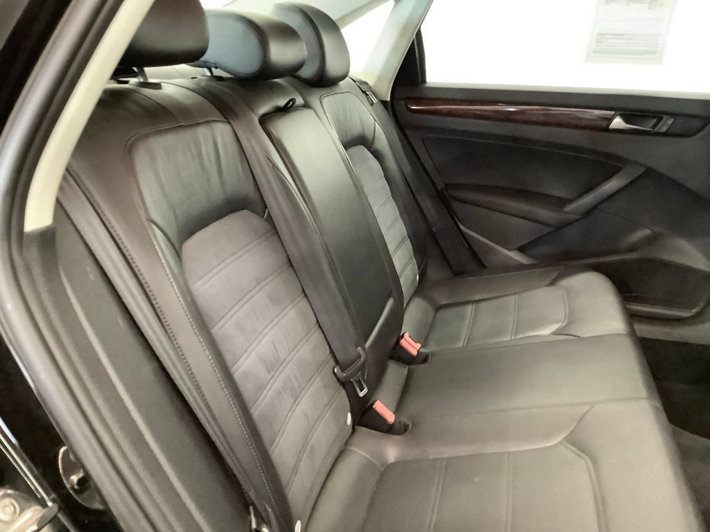 Used 2013 Volkswagen Passat TDI SEL Premium FWD image 32