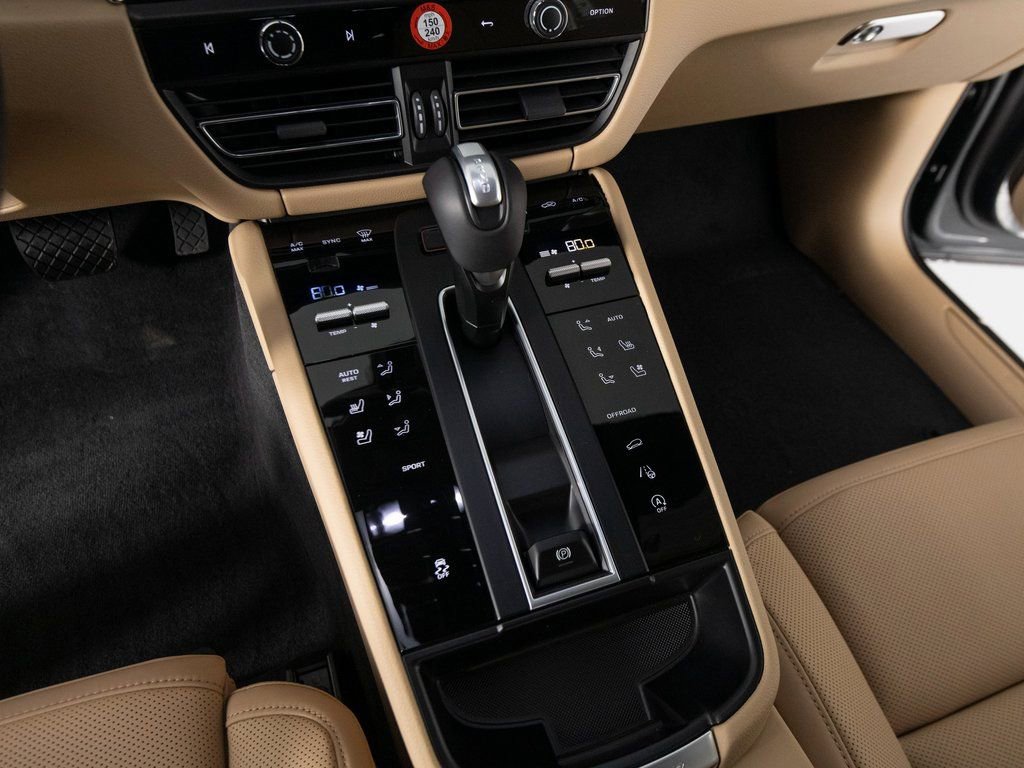 New 2026 Porsche Macan image 24