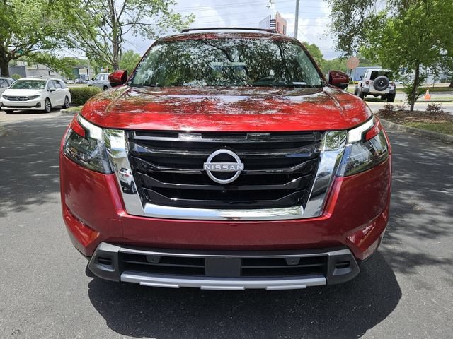 Used 2025 Nissan Pathfinder Platinum AWD/4WD image 8