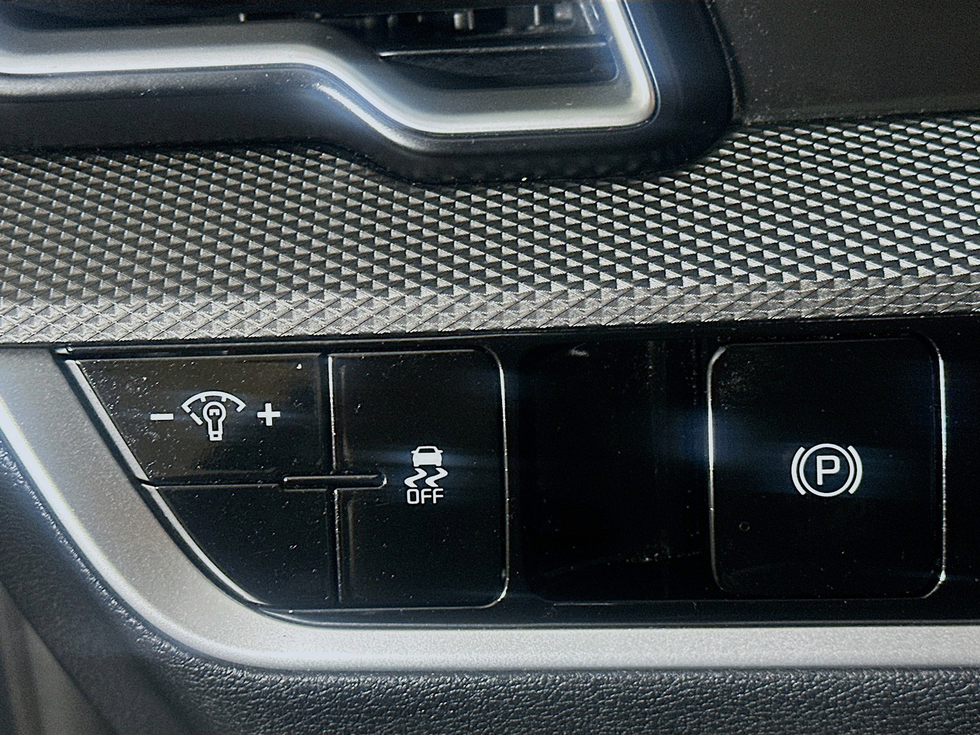 Used 2025 Kia Sportage LX image 17