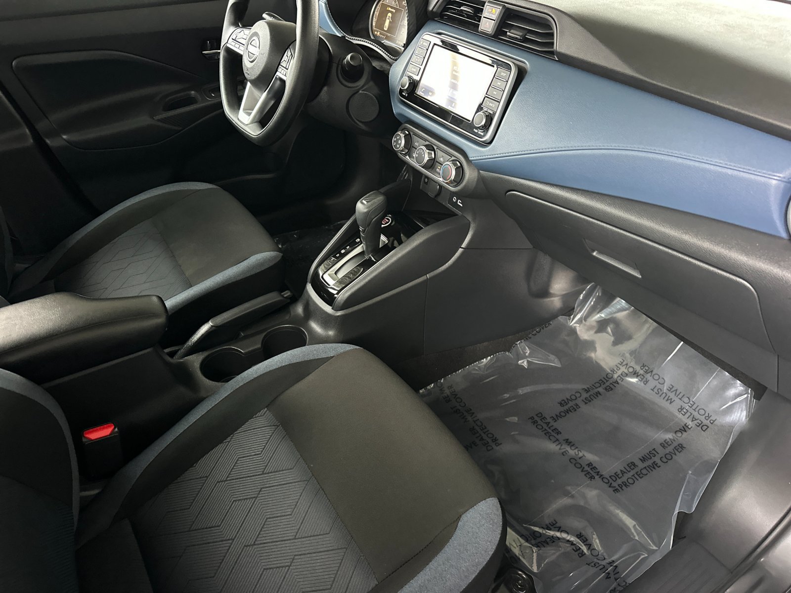 Used 2025 Nissan Versa SV FWD image 14