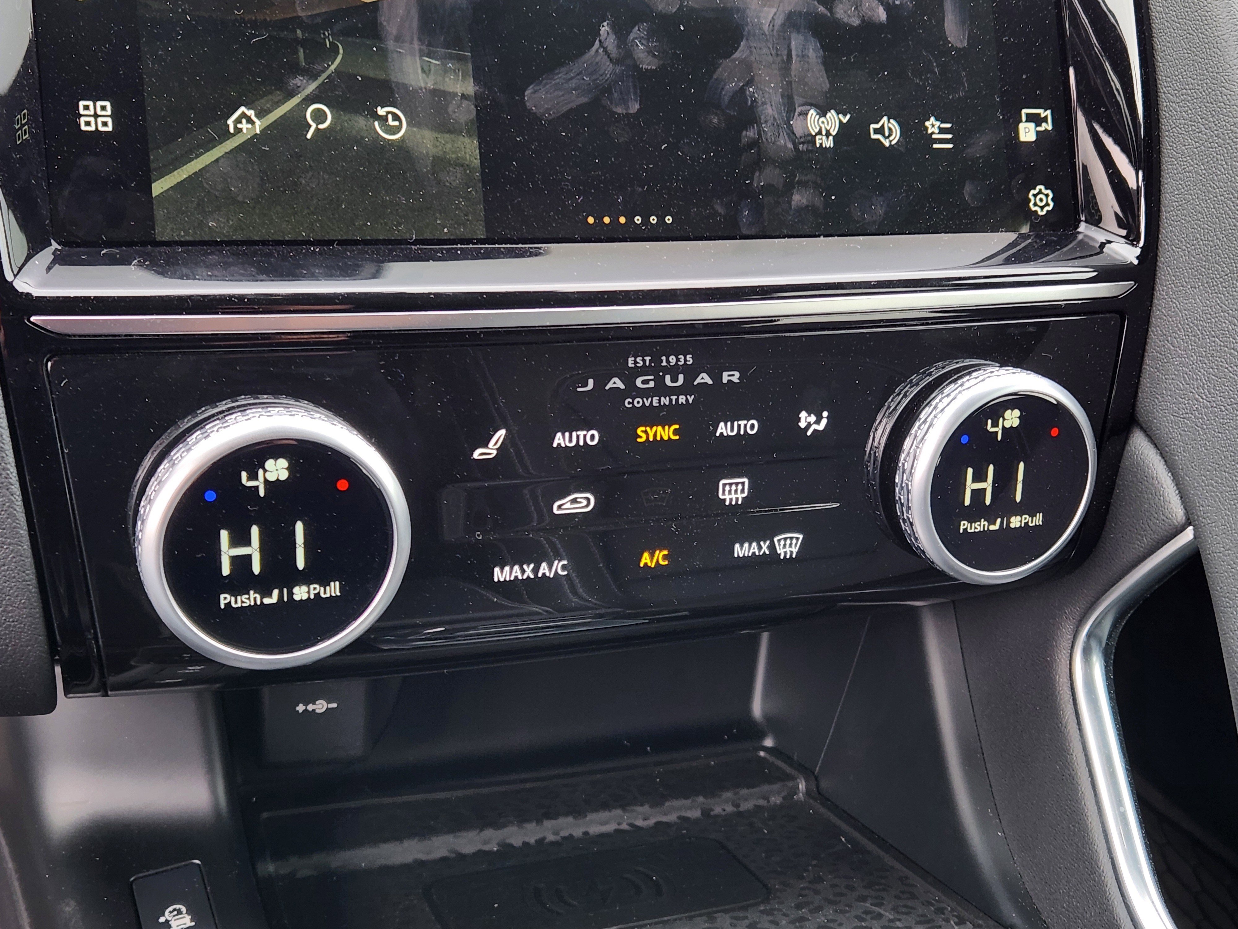 Certified 2024 Jaguar E-PACE R-Dynamic SE image 20
