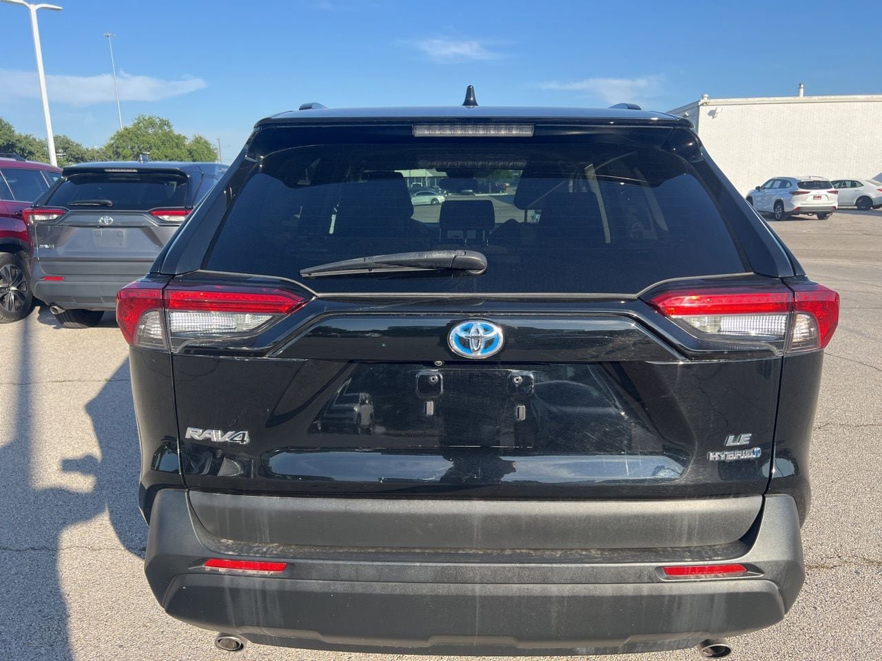 Used 2024 Toyota RAV4 LE AWD/4WD image 5