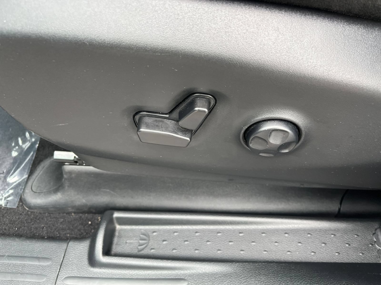 Used 2025 Chrysler Pacifica Select FWD image 21