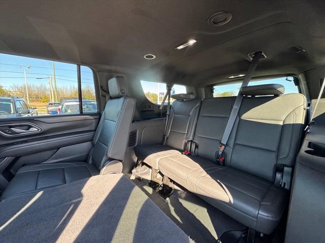 Used 2024 Chevrolet Suburban LT image 11