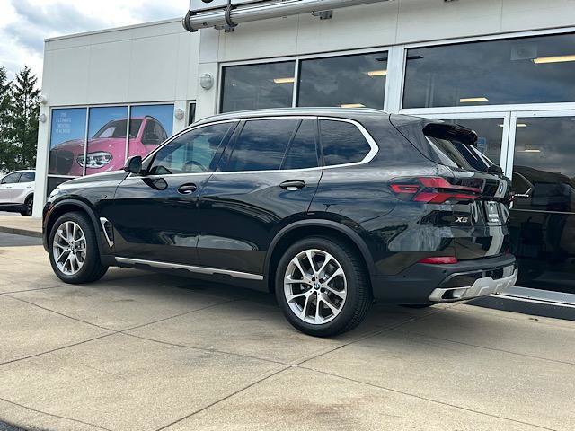 Used 2024 BMW X5 xDrive40i w/ Premium Package AWD/4WD image 7