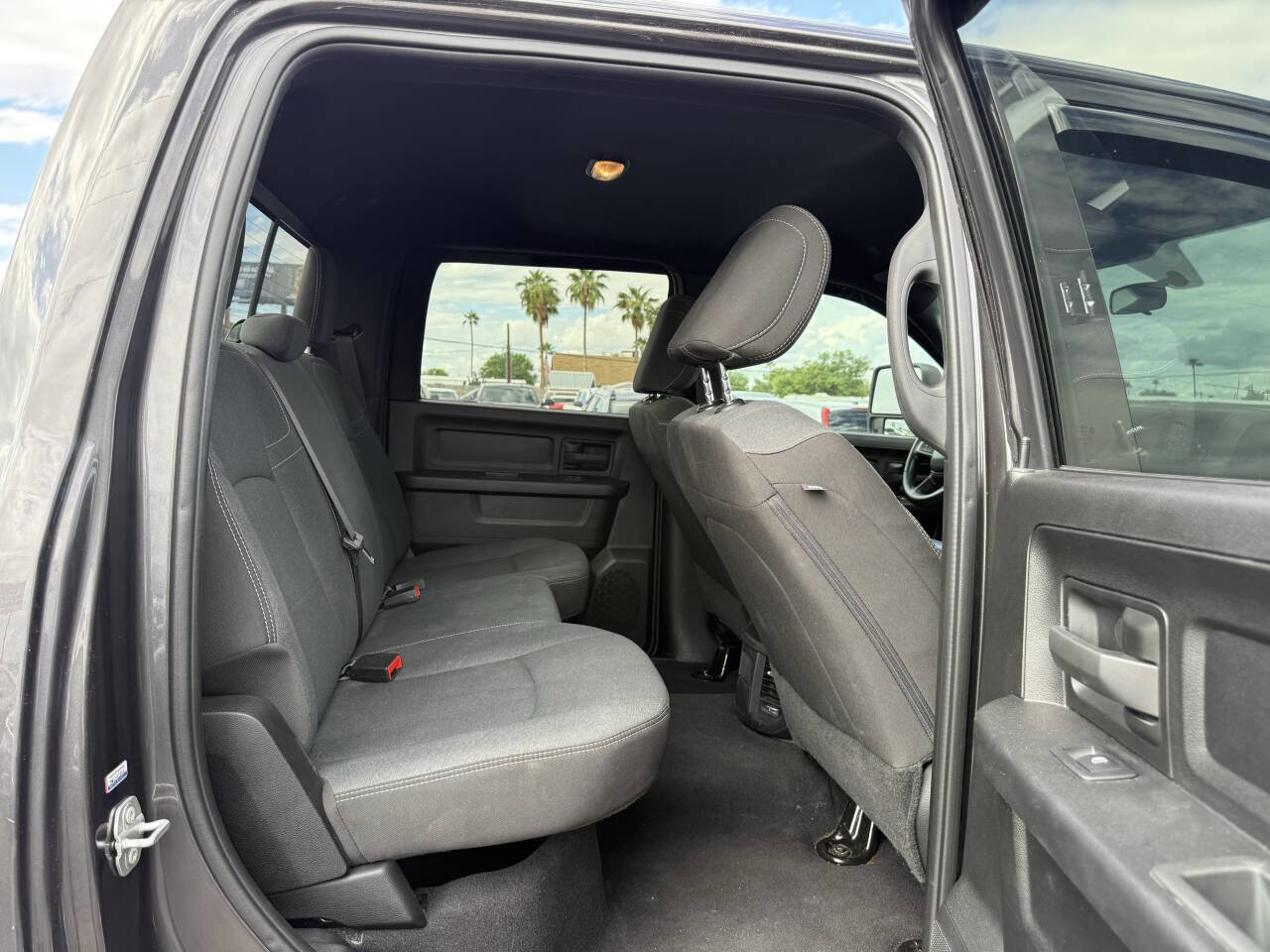 Used 2024 RAM 2500 Tradesman w/ Chrome Appearance Group image 23