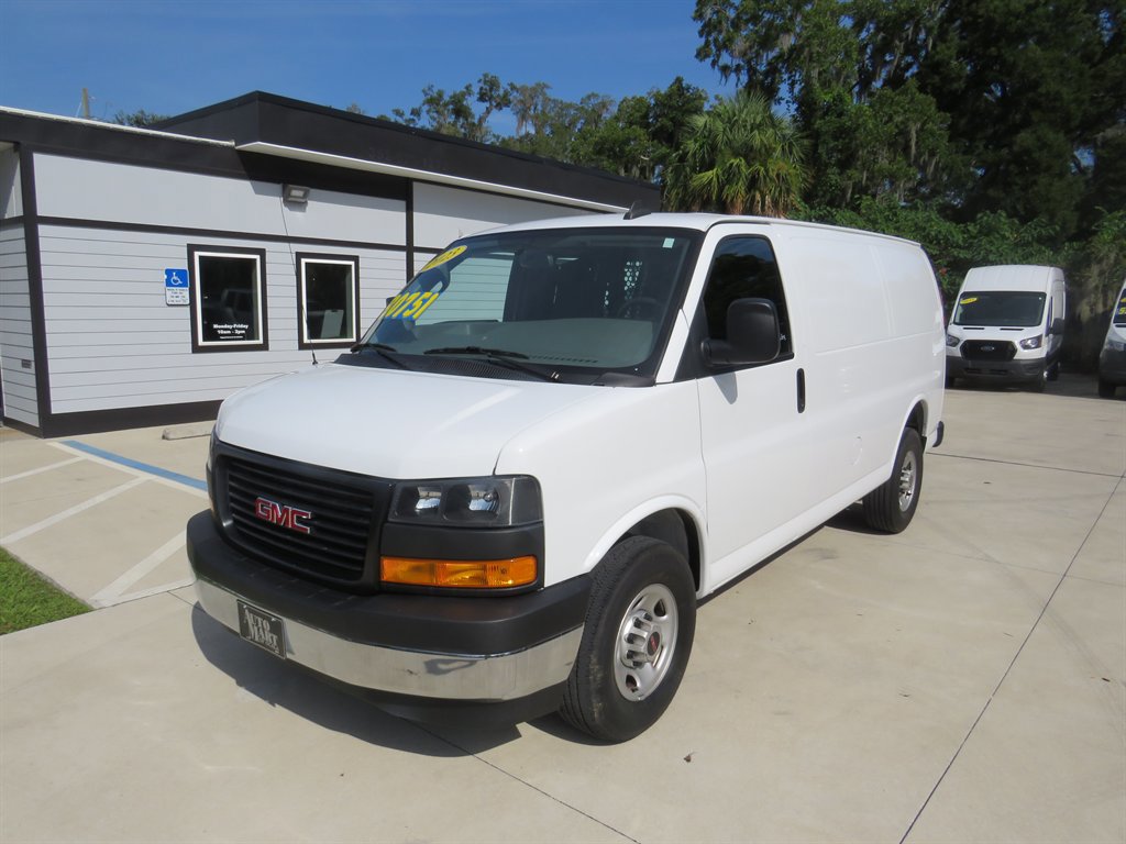 Used 2023 GMC Savana 2500 w/ Driver Convenience Package image 3