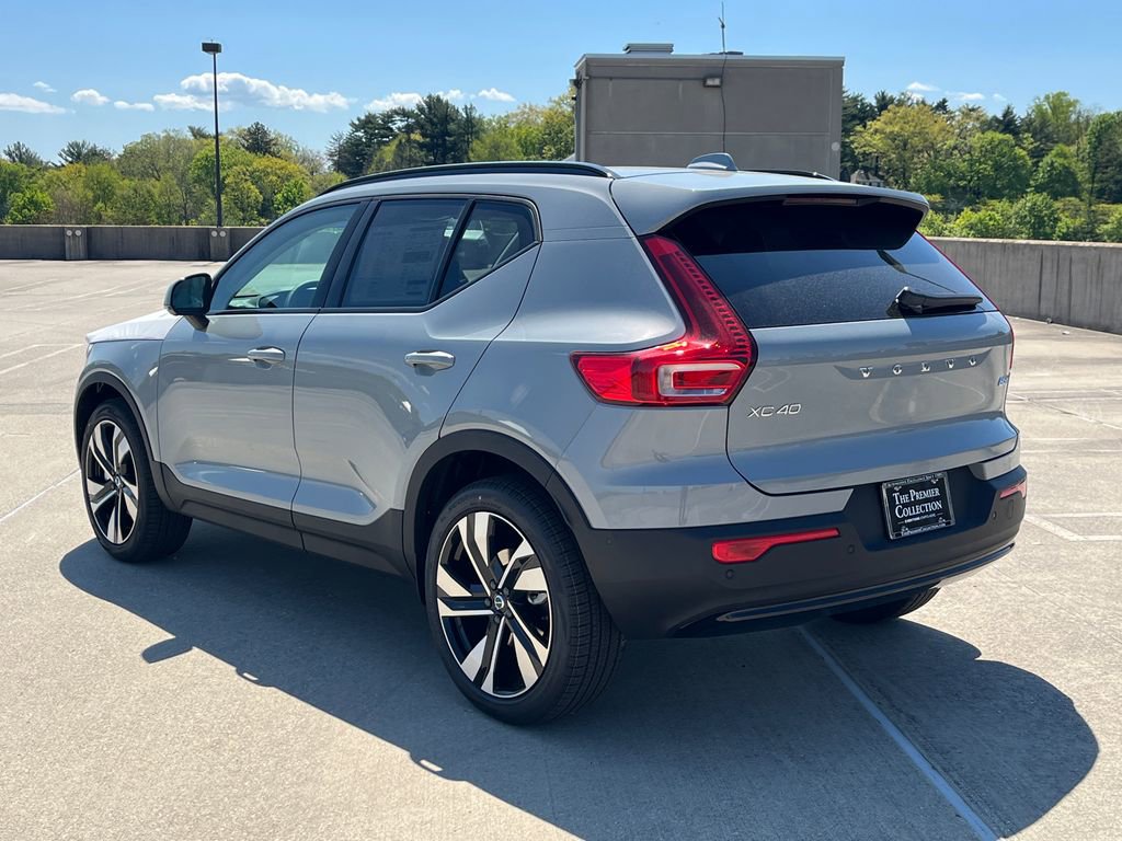 New 2026 Volvo XC40 B5 Plus w/ Climate Package AWD/4WD image 4