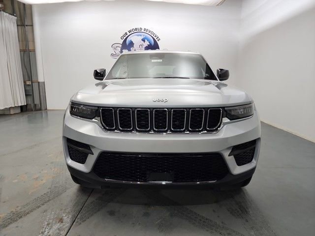 New 2025 Jeep Grand Cherokee Laredo X w/ Luxury Tech Group I image 9