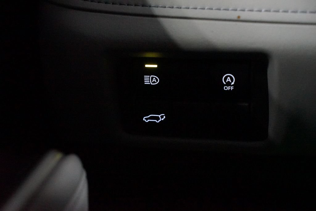 Certified 2024 Toyota Highlander XLE FWD image 24
