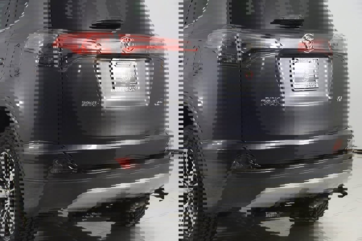 Used 2017 Toyota RAV4 XLE image 19