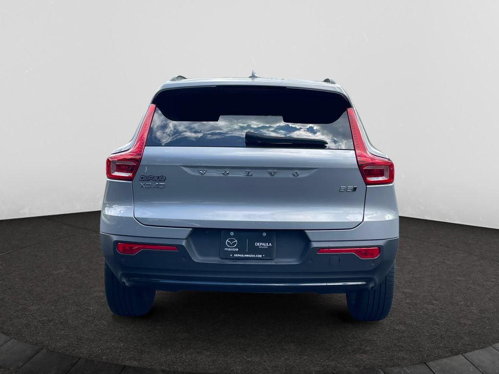 Used 2024 Volvo XC40 B5 Plus w/ Protection Package Premier AWD/4WD image 4