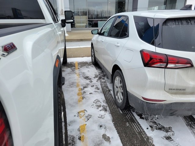 Used 2022 Chevrolet Equinox LS w/ LS Convenience Package image 5