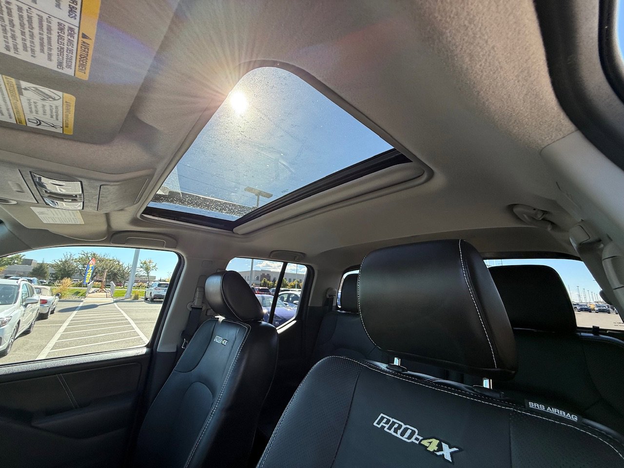 Used 2015 Nissan Frontier PRO-4X image 14