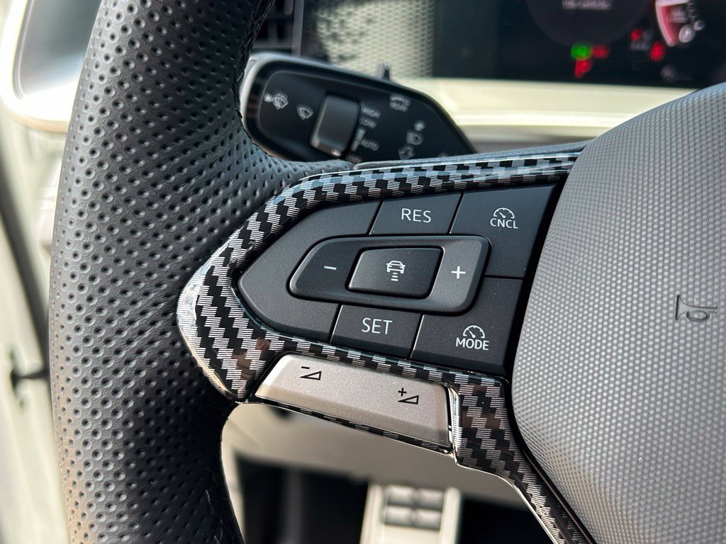 Certified 2026 Volkswagen Tiguan SE R-Line FWD image 20