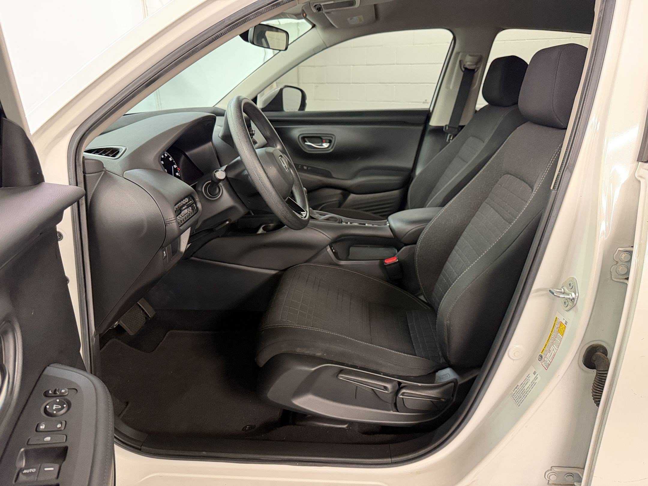 Certified 2024 Honda HR-V LX image 5