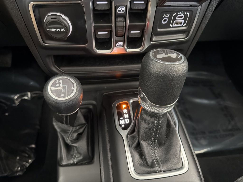 Used 2025 Jeep Wrangler Sahara image 14