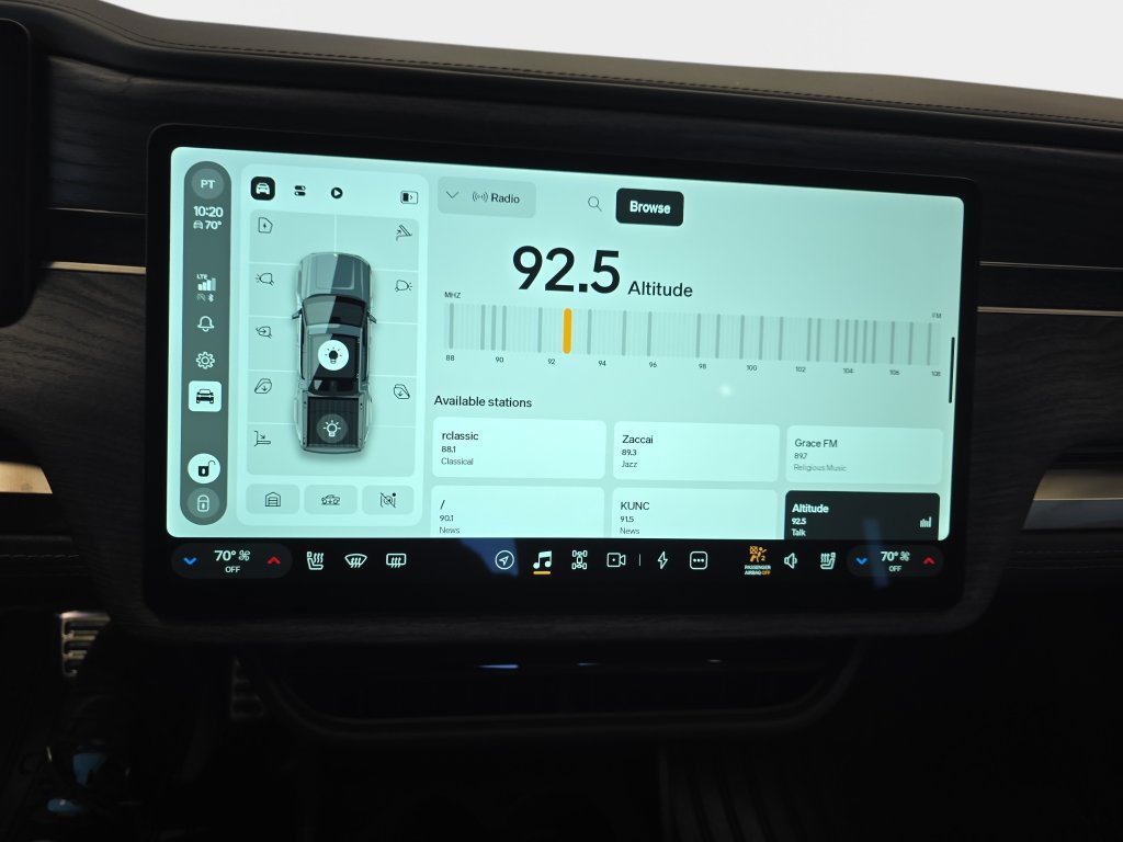 Used 2022 Rivian R1T Adventure AWD/4WD image 24