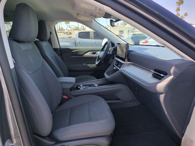 Used 2025 Ford Explorer Active AWD/4WD image 21