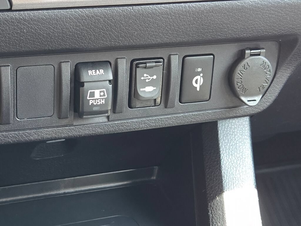 Used 2019 Toyota Tacoma TRD Sport RWD image 25