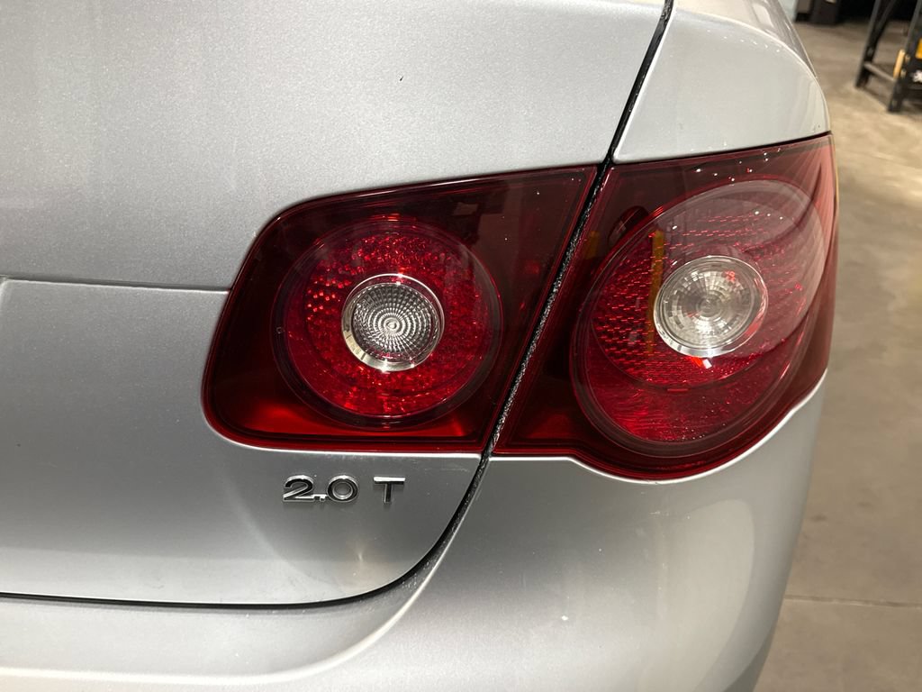 Used 2008 Volkswagen Jetta Wolfsburg Edition FWD image 5