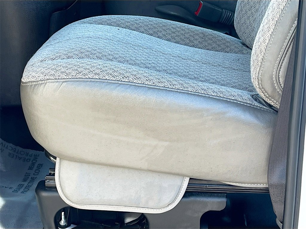 Used 2024 Chevrolet Express 2500 w/ Driver Convenience Package image 18