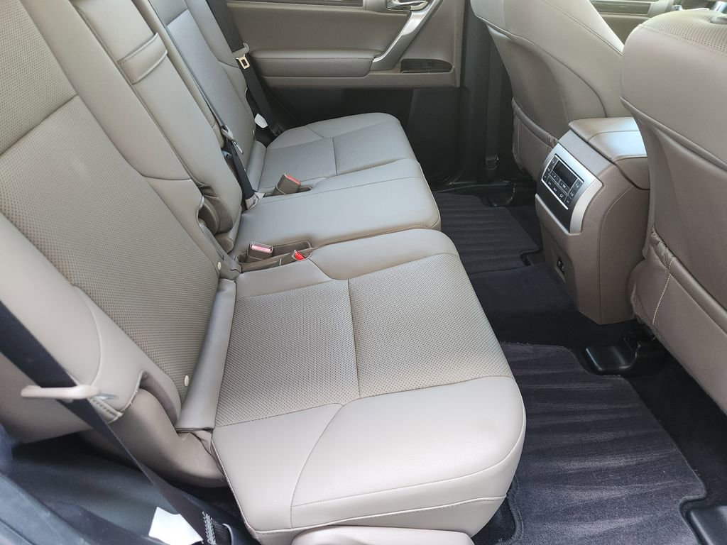 Used 2021 Lexus GX 460 Premium w/ Premium Package AWD/4WD image 32