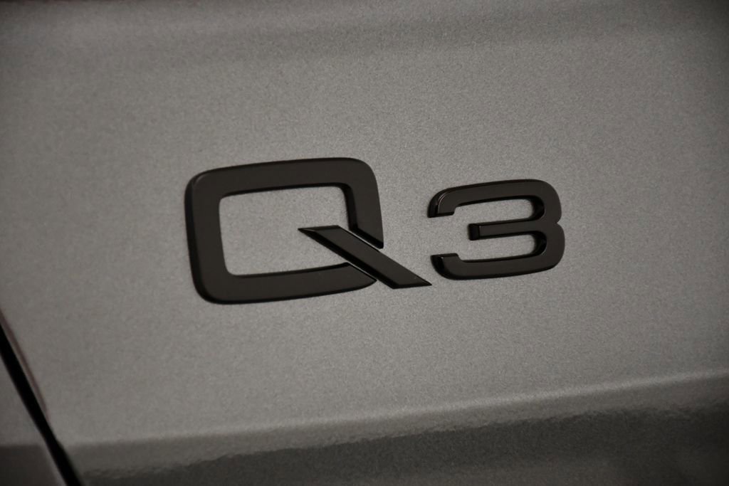 Used 2025 Audi Q3 2.0T Premium Plus w/ Premium Plus Package image 9