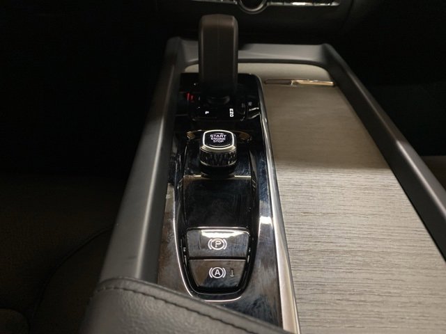 Used 2025 Volvo XC60 B5 Plus image 57