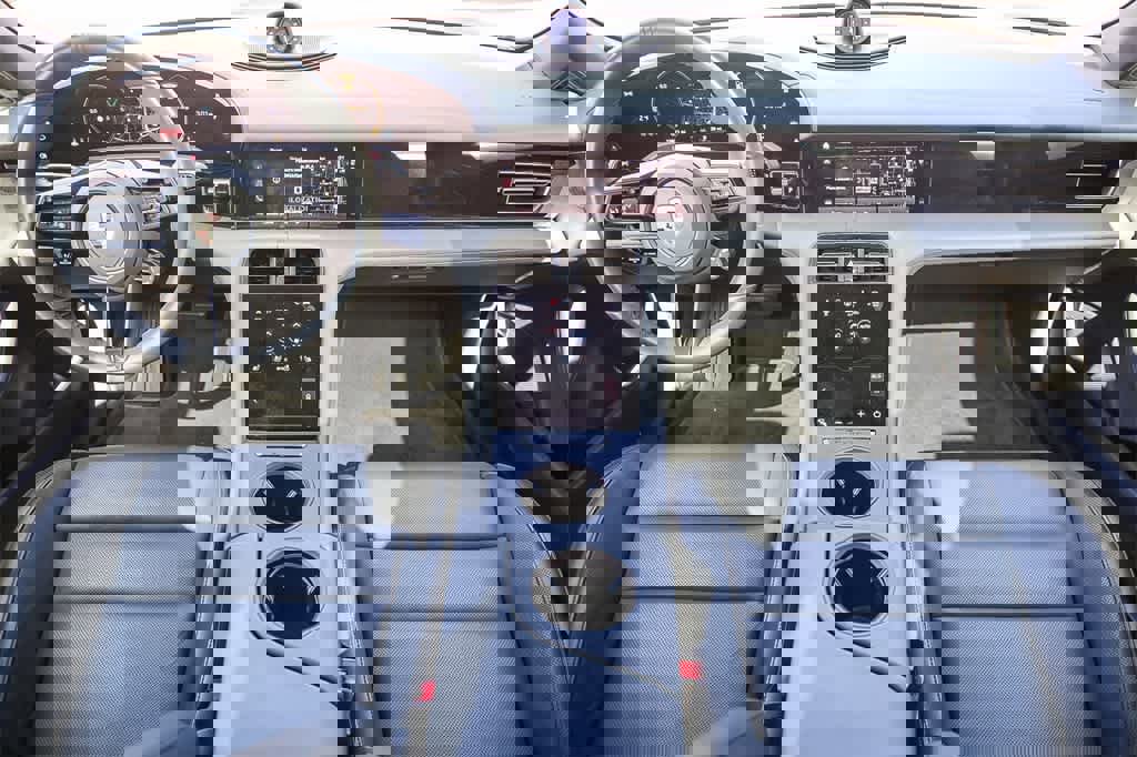 Used 2022 Porsche Taycan 4S image 11