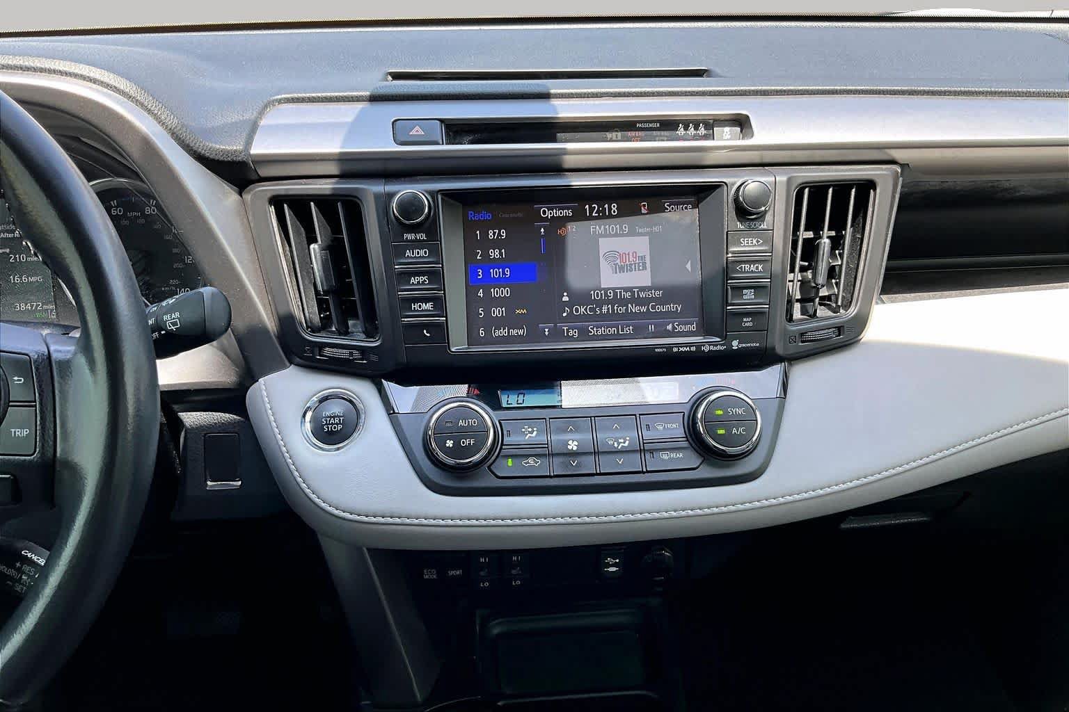 Used 2018 Toyota RAV4 Limited FWD image 7