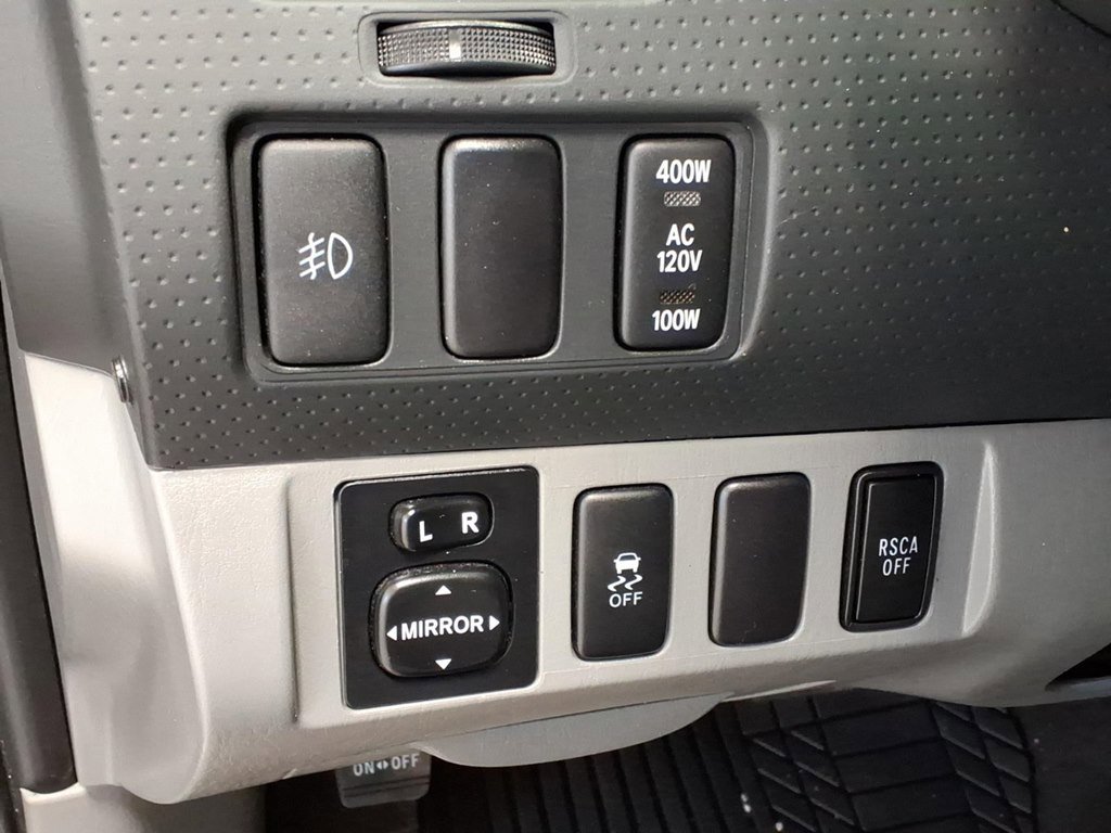 Used 2015 Toyota Tacoma 4x4 Access Cab V6 w/ TRD Sport Package image 10