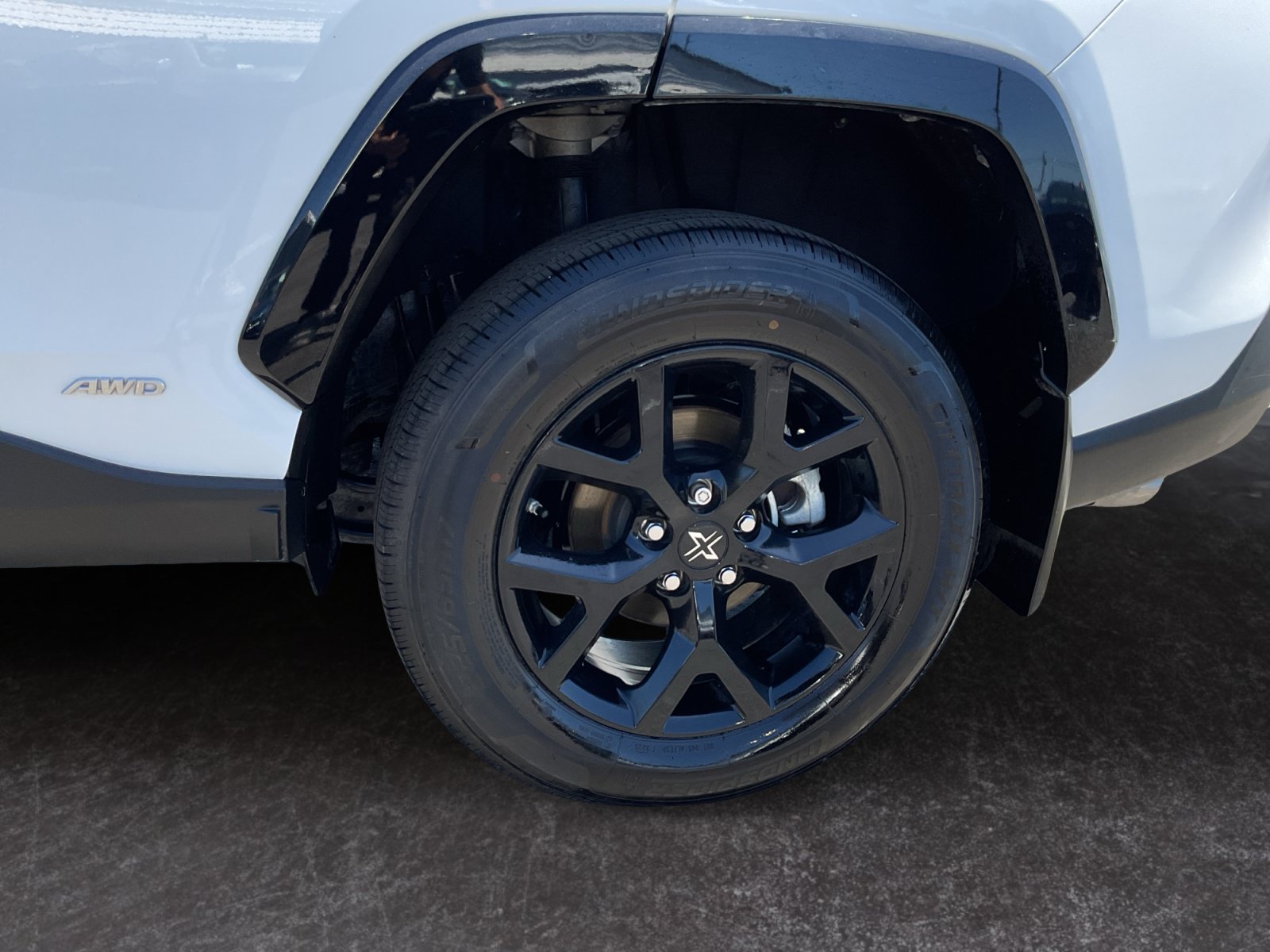 Used 2024 Toyota RAV4 XLE AWD/4WD image 9