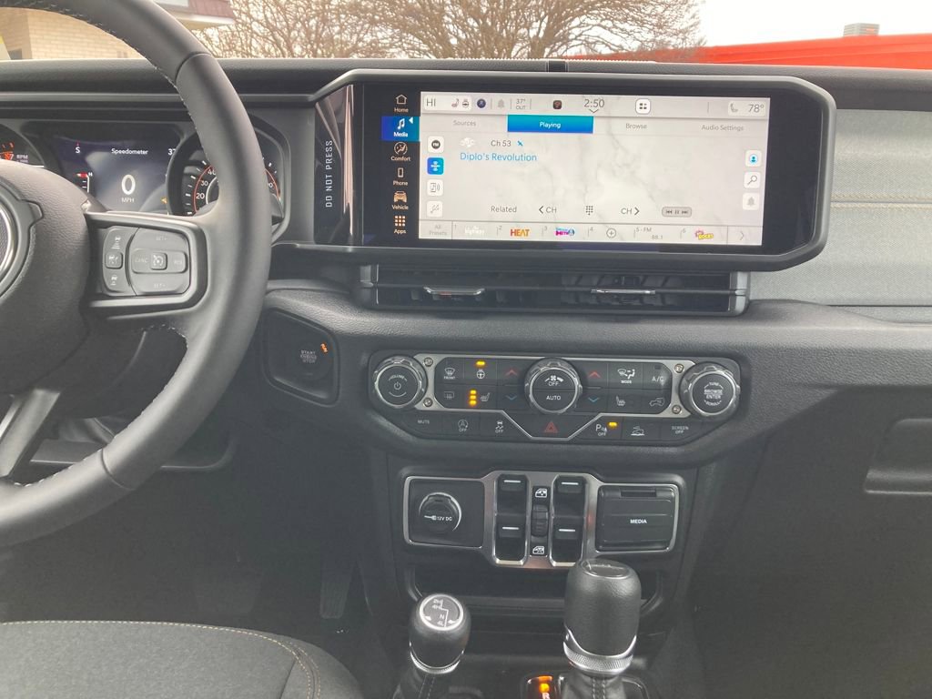 New 2026 Jeep Gladiator Sport image 18