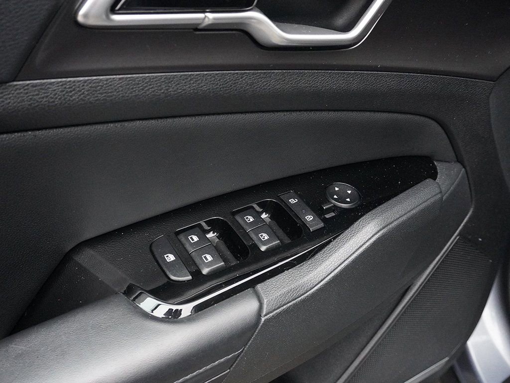 Used 2023 Kia Sportage EX image 32