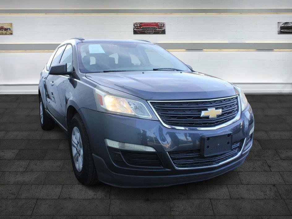Used 2014 Chevrolet Traverse LS image 2