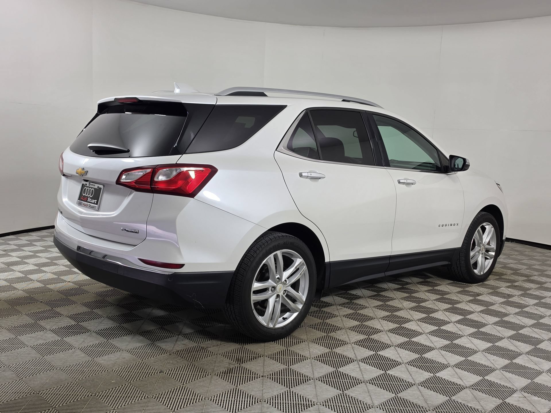 Used 2018 Chevrolet Equinox Premier FWD image 7