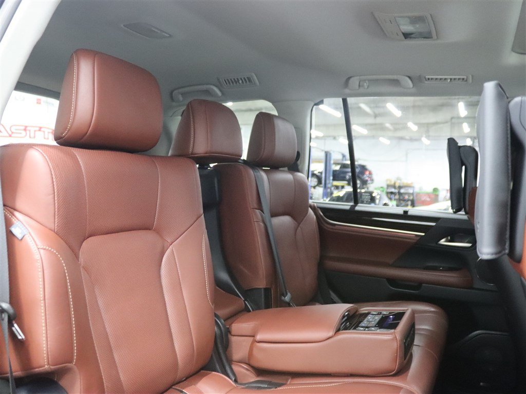 Used 2019 Lexus LX 570 4WD w/ Luxury Package image 25