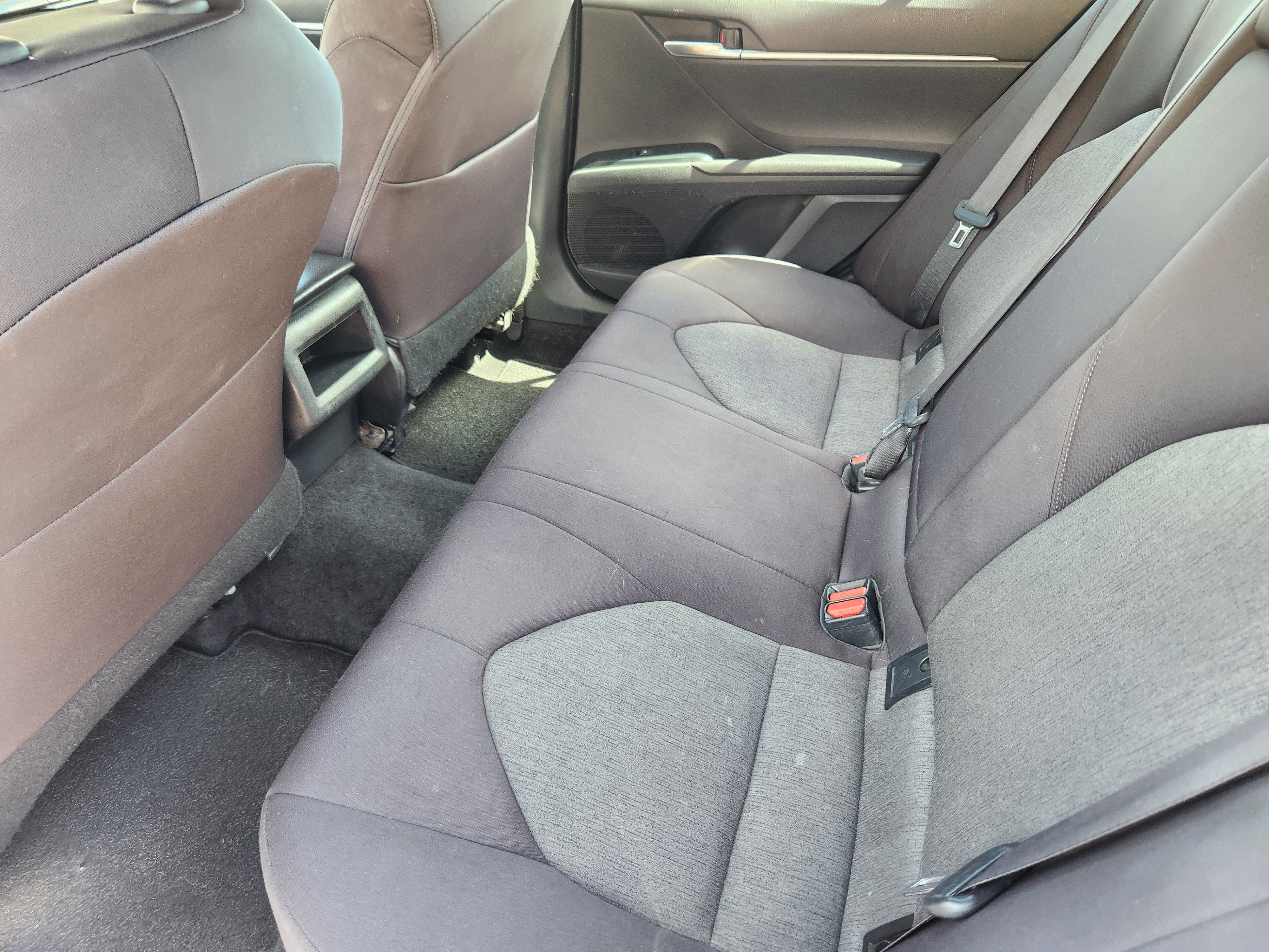 Used 2019 Toyota Camry LE FWD image 18
