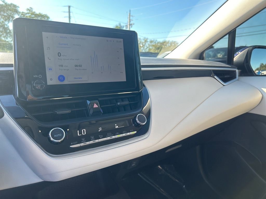 Used 2025 Toyota Corolla LE image 11