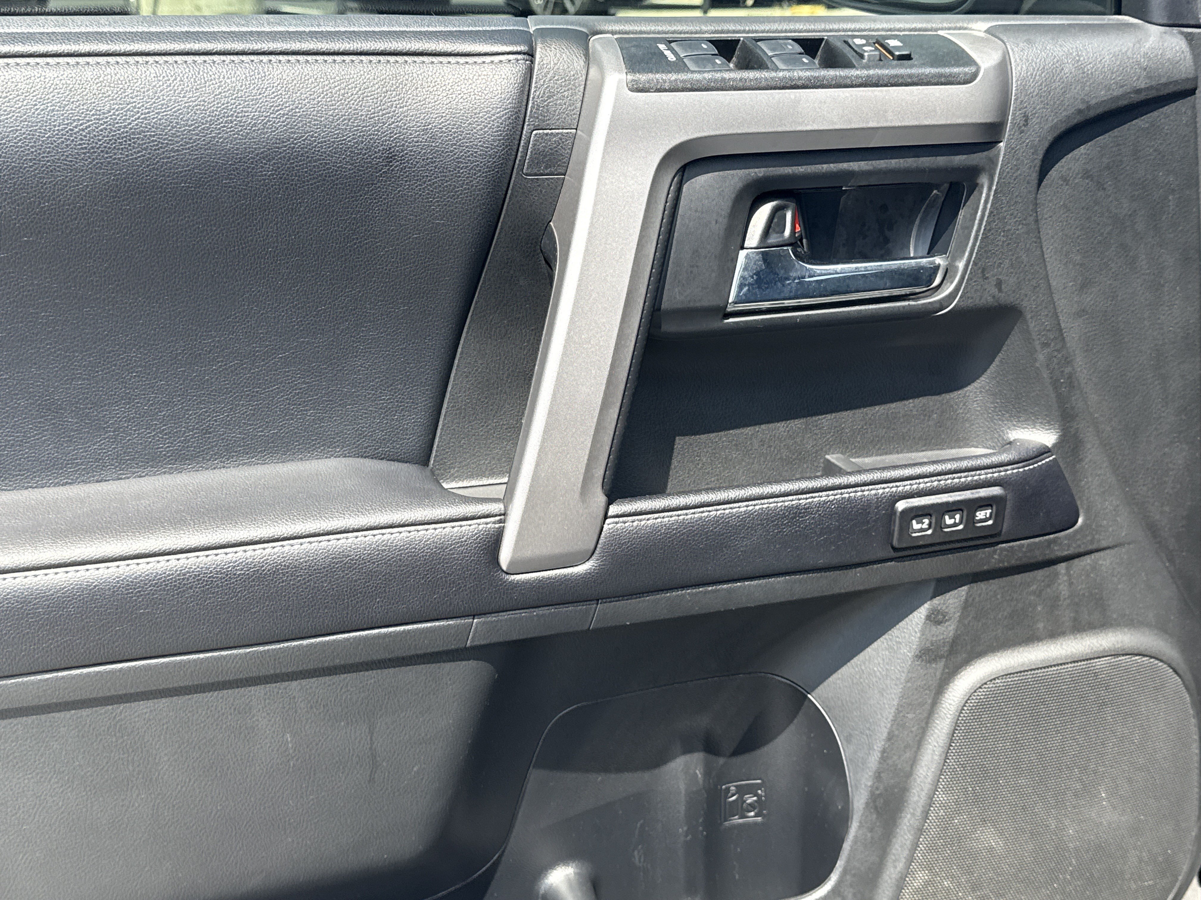 Used 2019 Toyota 4Runner Limited AWD/4WD image 14