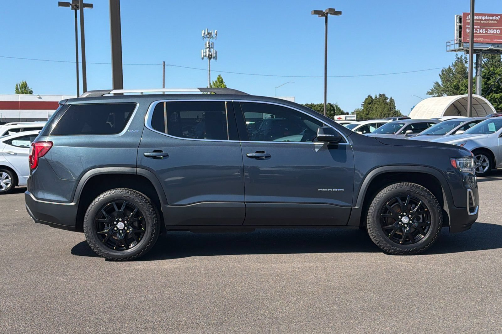 Used 2020 GMC Acadia SLT AWD/4WD image 3