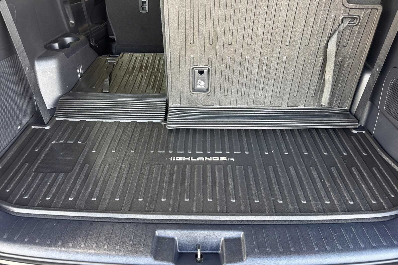 Used 2021 Toyota Highlander Platinum FWD image 17