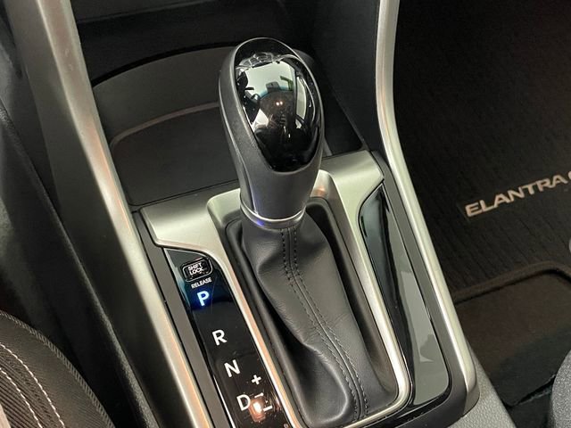 Used 2016 Hyundai Elantra GT FWD image 9